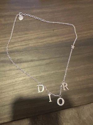Dior halsband silver  - Inga tecken på andvändnign