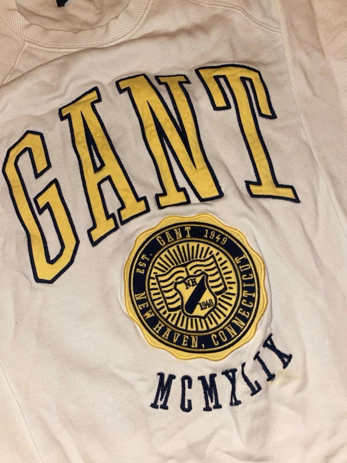 Vit sweatshirt från GANT med tryck - 1