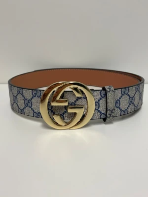 Gucci Bälte - Helt ny aldrig använd. Storlek 110cm. Snabb frakt, skriv gärna vid fler frågor.