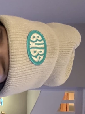 Bubs mössa - Beige och grön Mössa bubs nypris ca 249 aldrig använd  skriv för fler bilder 