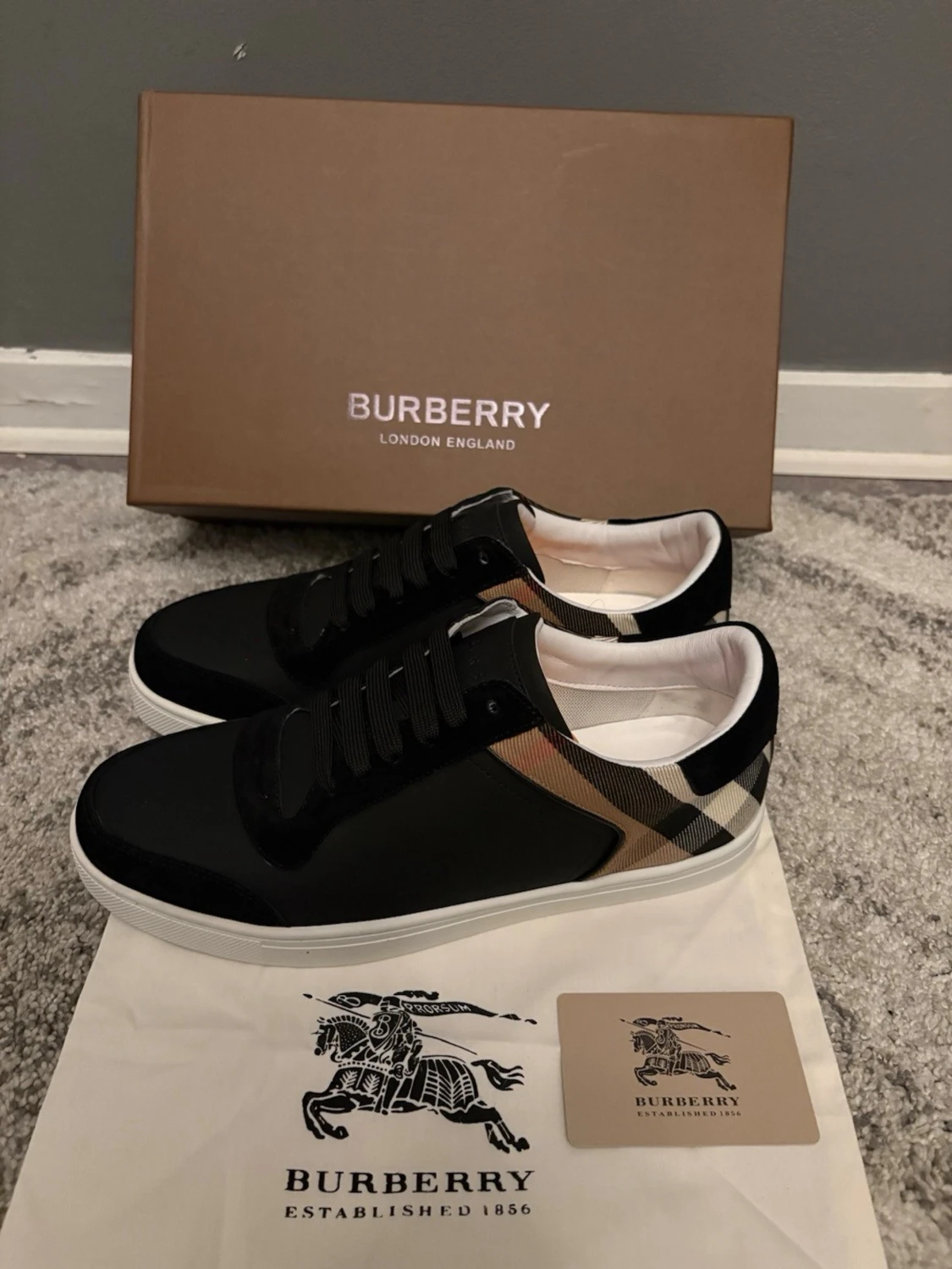 Burberry skor