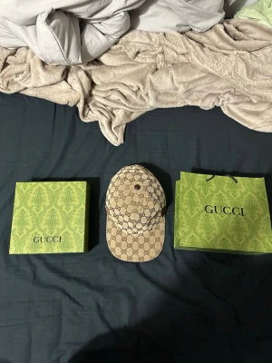 KEPS - Ny keps kommer med tag. säljer kepsen för att jag inte använder den 