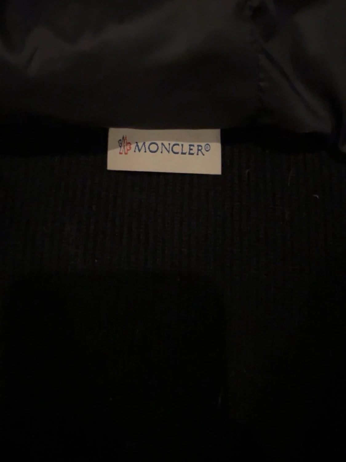 Svart hoodie från Moncler med huva - 2