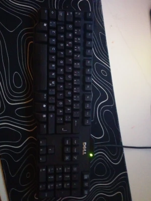 Tangentbord   - Säljer nu min tangentbord dell som ja har använt nu 1 vecka säljer på grund av ska få en ny och vill bli av me denna!!