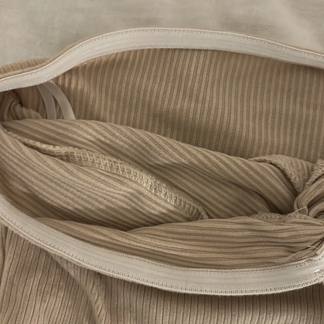 Beige ribbad bandeau tubtopp från SHEIN - 1