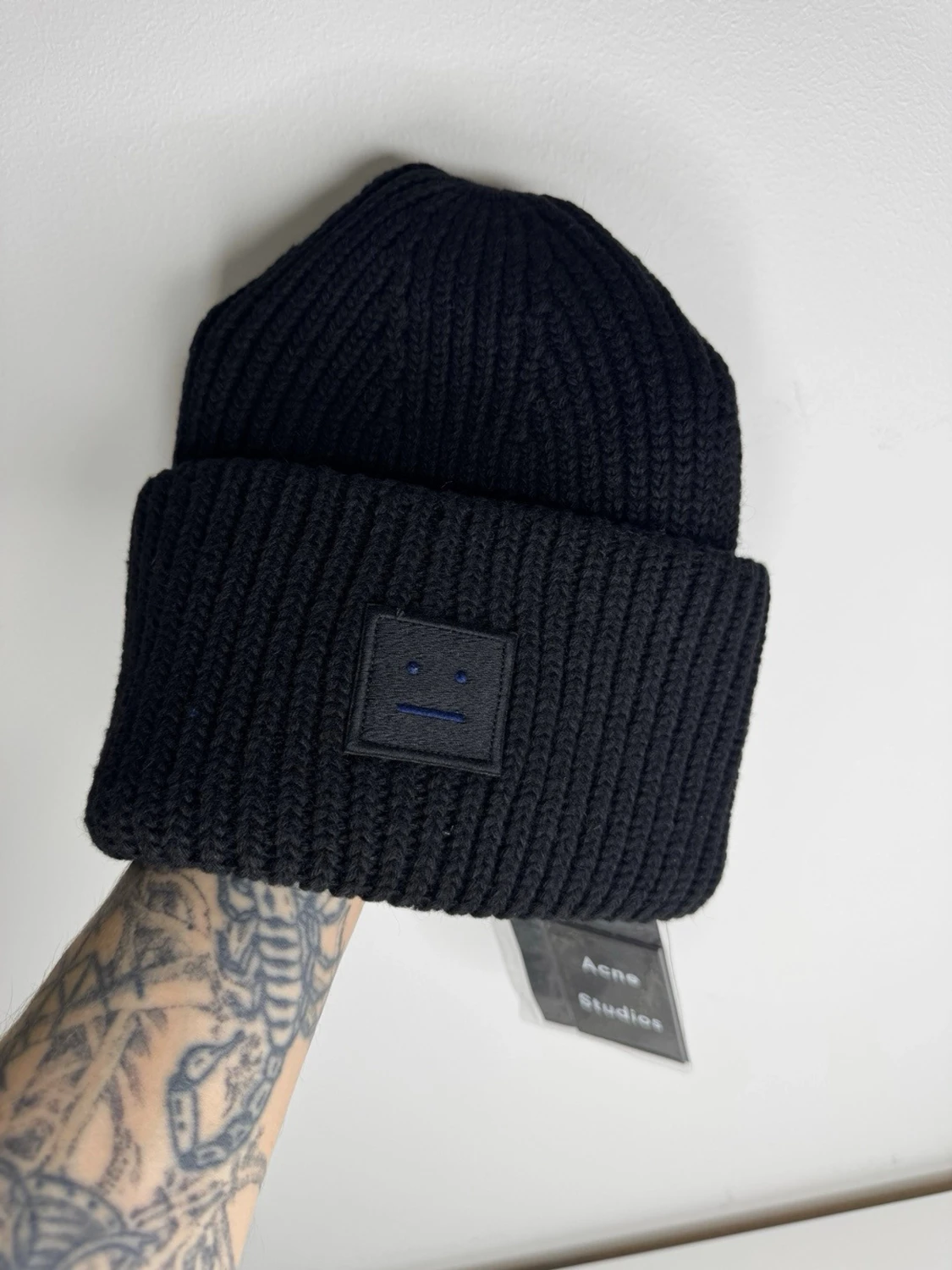 Svart stickad mössa Acne Studios