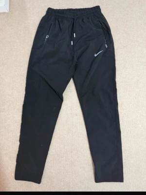 Nike byxor  - Säljer Nike byxor 