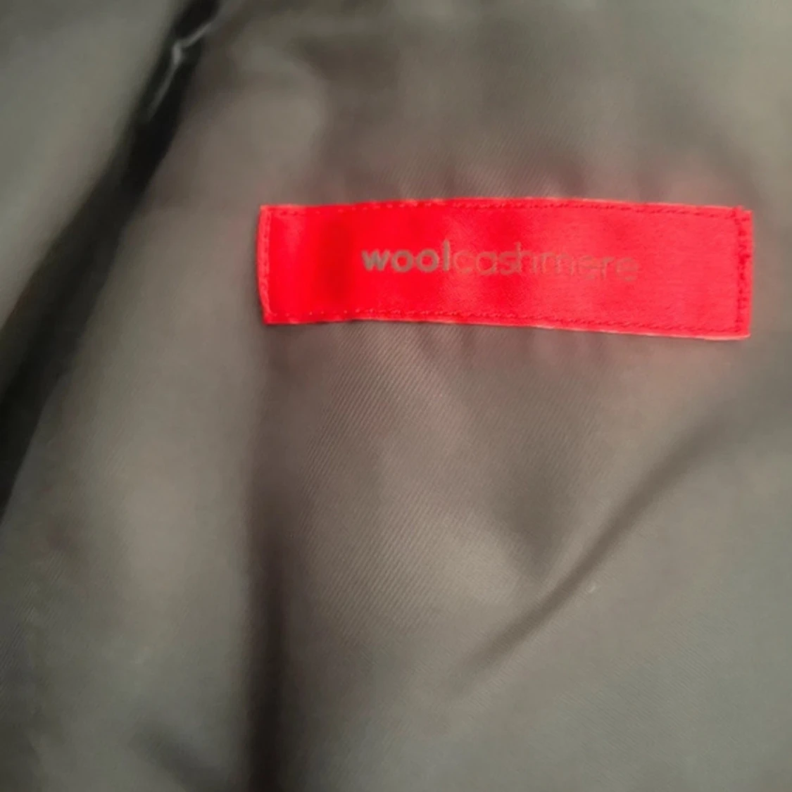 Svart rock från HUGO i ull och kashmir - 2