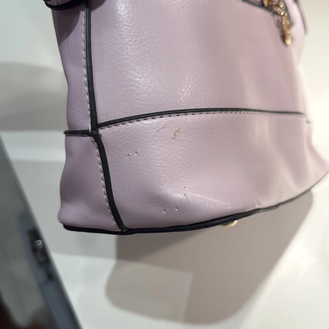 Ljusrosa handväska i skinnlook - 4