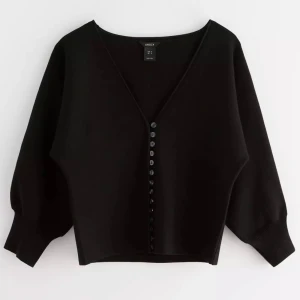 Kofta med knappar - Suuperfin figursydd kofta med knappar från Lindex! Knappt använd