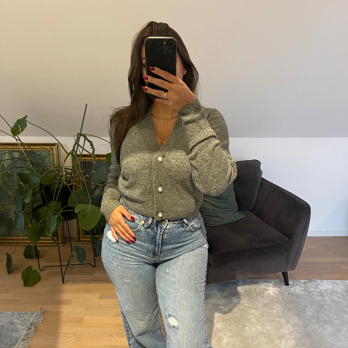 Grå kofta med pärlknappar - 1