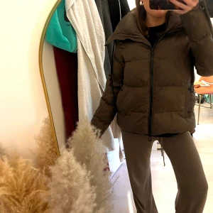 Jacka Replay - Säljer nu min vinterjacka från Replay!! Superskick passar även s och m