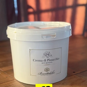 Pistagekräm 15 hinkar  - Pistagekräm 3kg hinkar, 12 hinkar tillgängliga. 1 hink (3kg) 499kr 15 hinkar (45kg) 7000kr