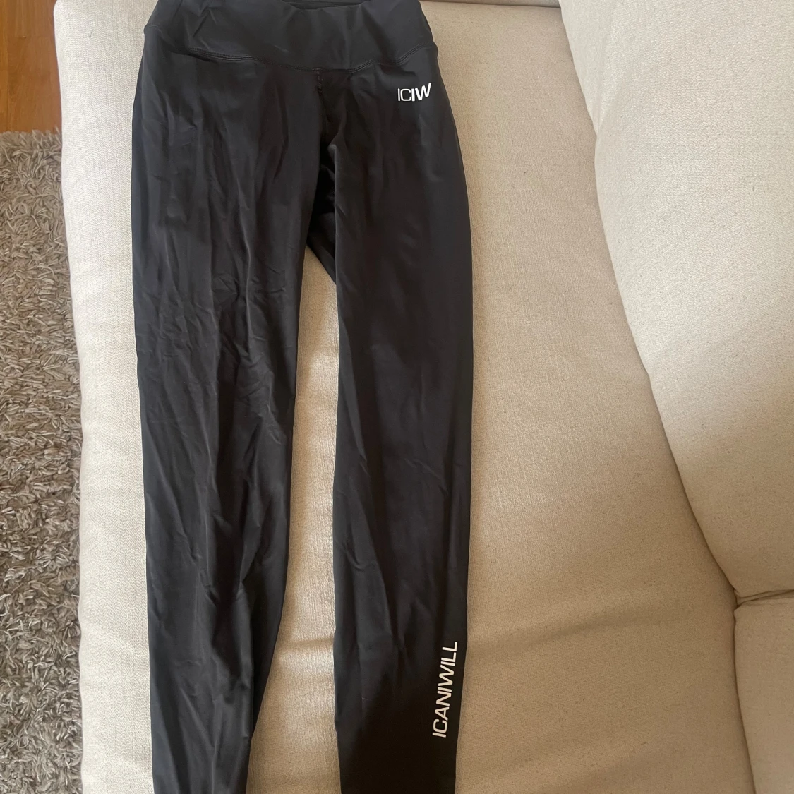 Svarta leggings från ICANIWILL