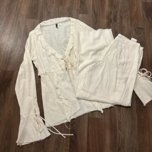 Linne set från hm - Linne set från hm, toppen är i storlek M och byxorna i storlek 40, setet säljs ihop 