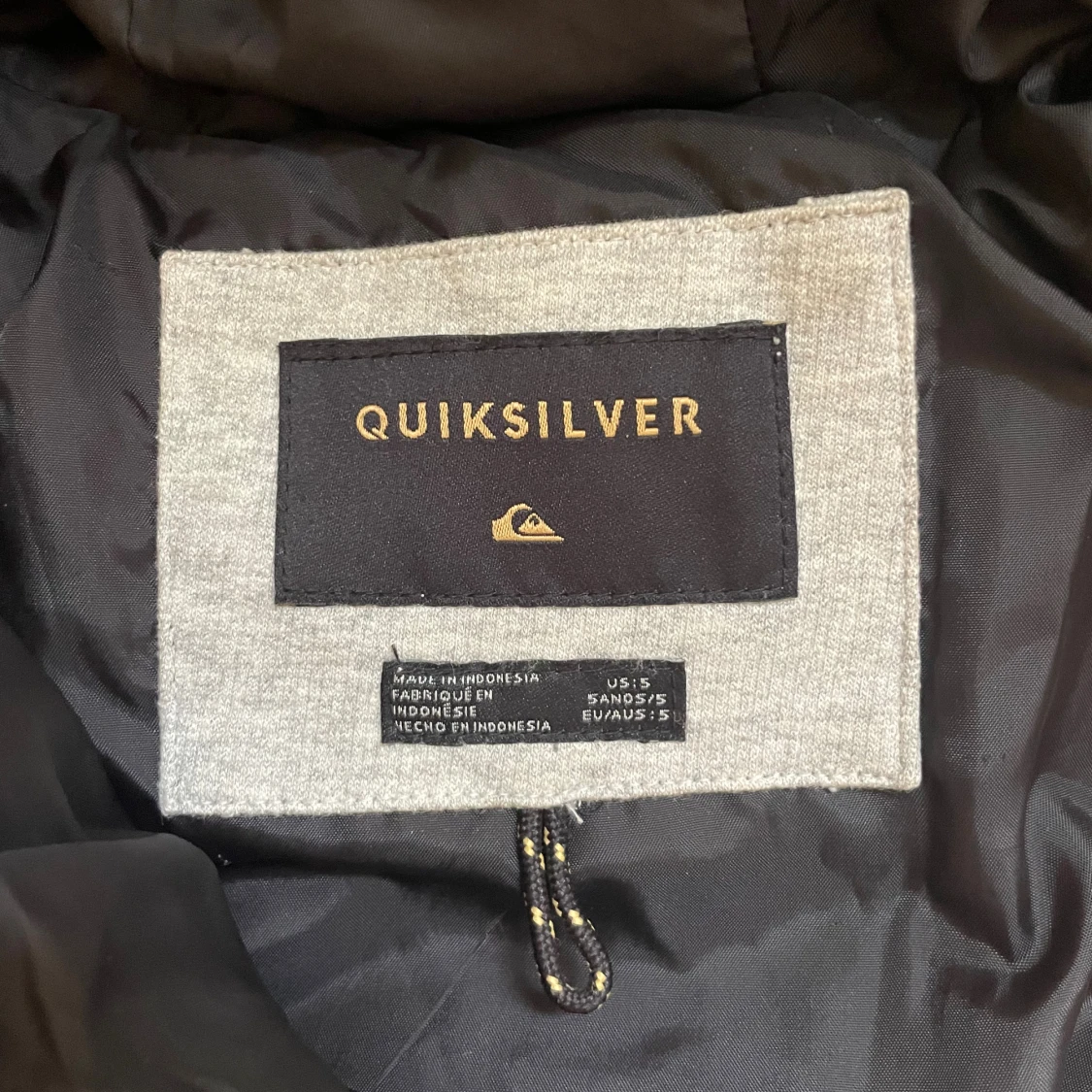 Svart pufferjacka från Quiksilver - 2