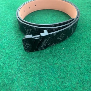 Brunt bälte  - En helt ny bälte 