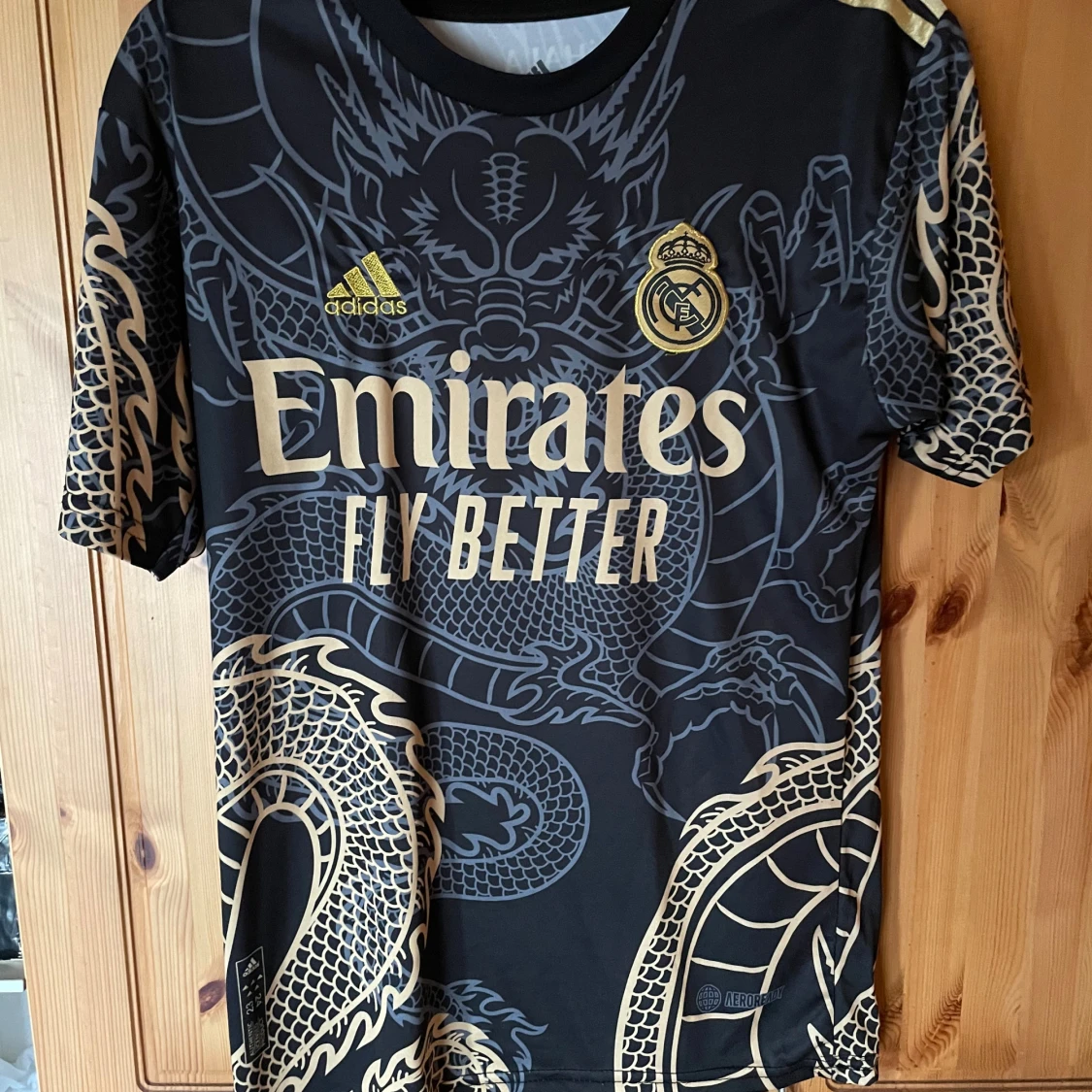 Real Madrid x Adidas svart draktröja M