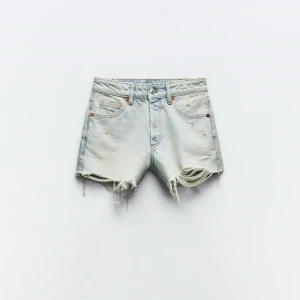Ljusblå jeansshorts Zara - Snygga ljusblå jeansshorts från Zara