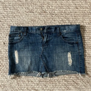 Jeanskjol - Så snygg Lågmidjad jeanskjol