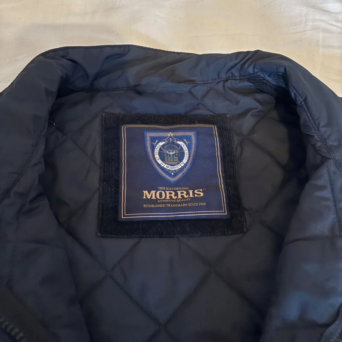 Svart quiltad väst från Morris - 1