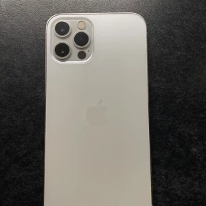 iPhone 12 Pro - 128gb | 80% batterihälsa | inga sprickor på fram eller baksida | priset är diskuterbart
