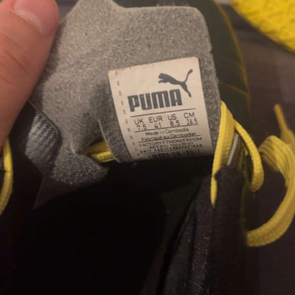 Svarta och gula Puma fotbollsskor - 2