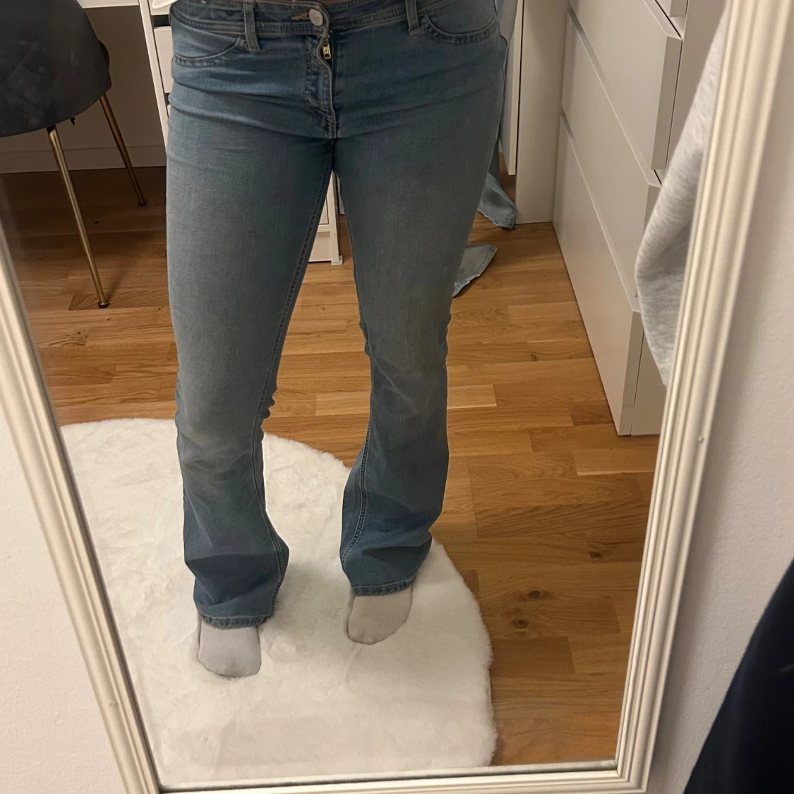 Ljusblå bootcut jeans