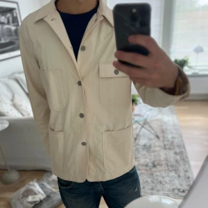 Uniqlo field jacka  - Otroligt fet field jacka i toppskick, priset kan såklart diskuteras! Xs men passar mer som S 