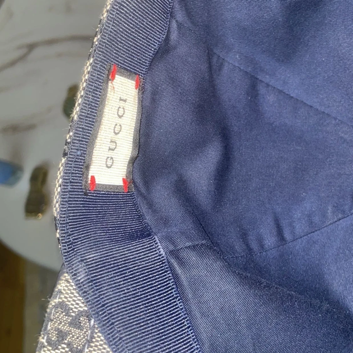 Gucci keps med monogram och röd-blå rand - 2