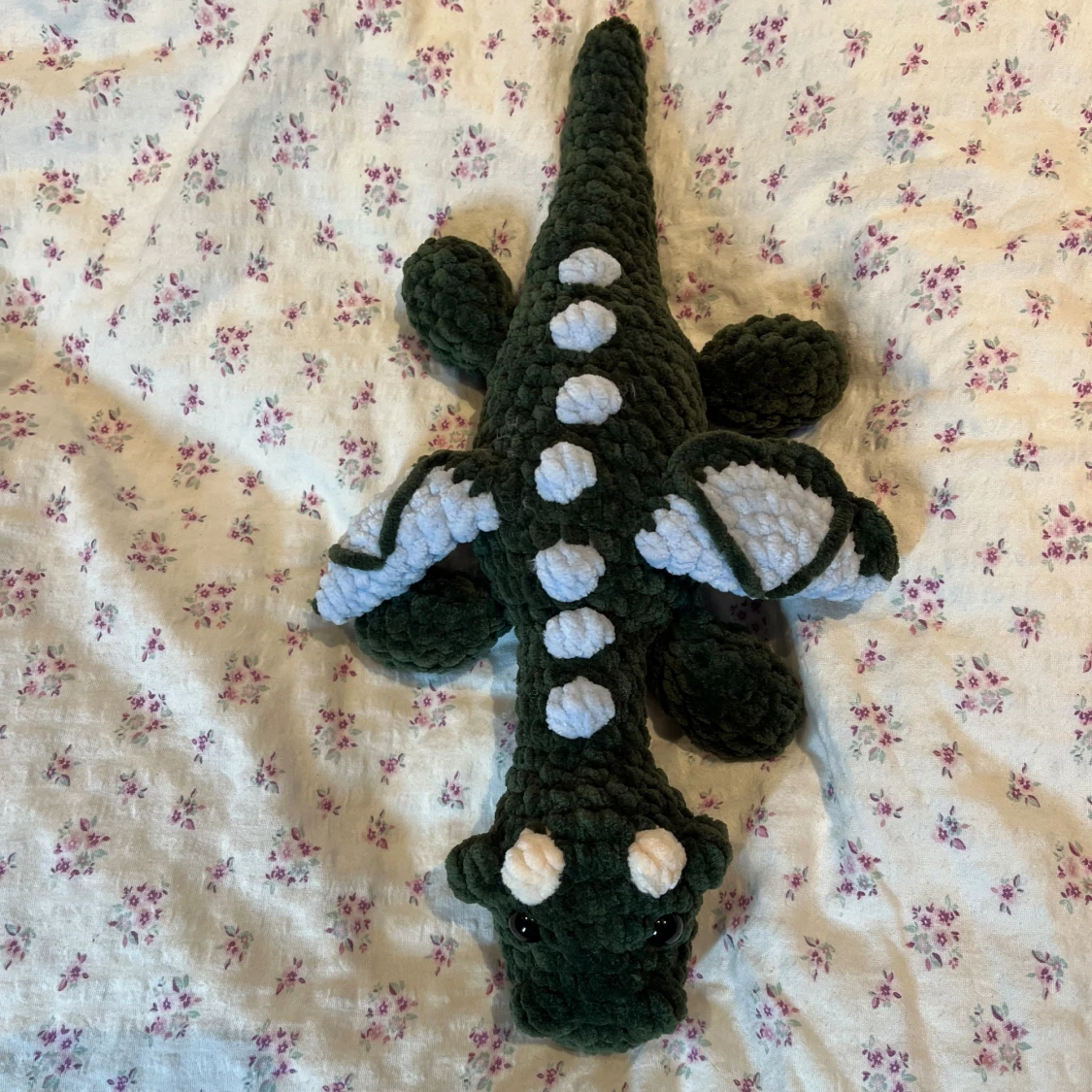 Virkad mörkgrön och blå drake  - 1