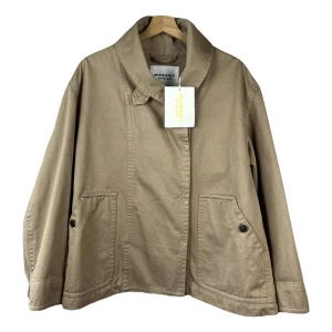 Isabel marant jacka  - Beige jacka från isabel marant, lappen är inte kvar men är använd fåtal gånger 