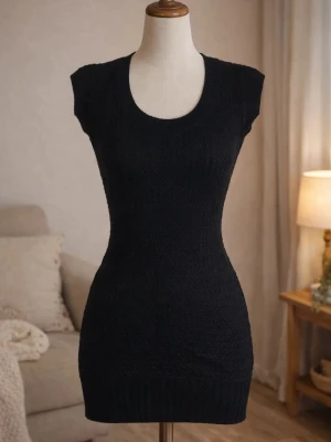 Svart stickad klänning - Kort stickad klänning, Stl S i fint skick