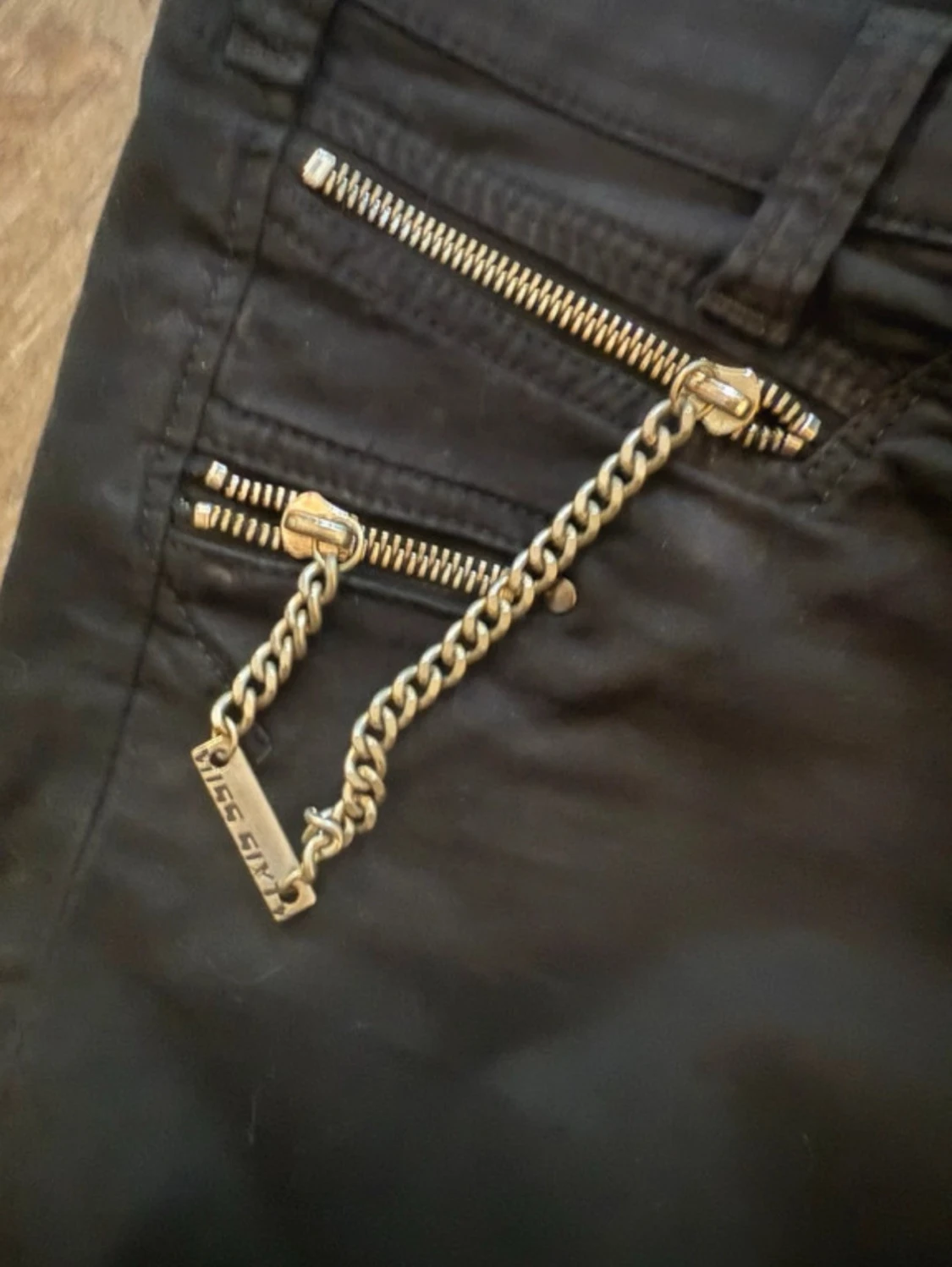 Svarta Miss Sixty jeans med kedja Str XS - 3