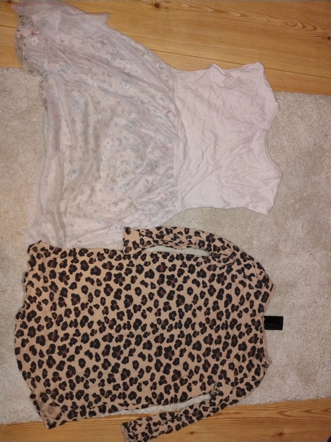 Leopardmönstrad långärmad klänning - 1