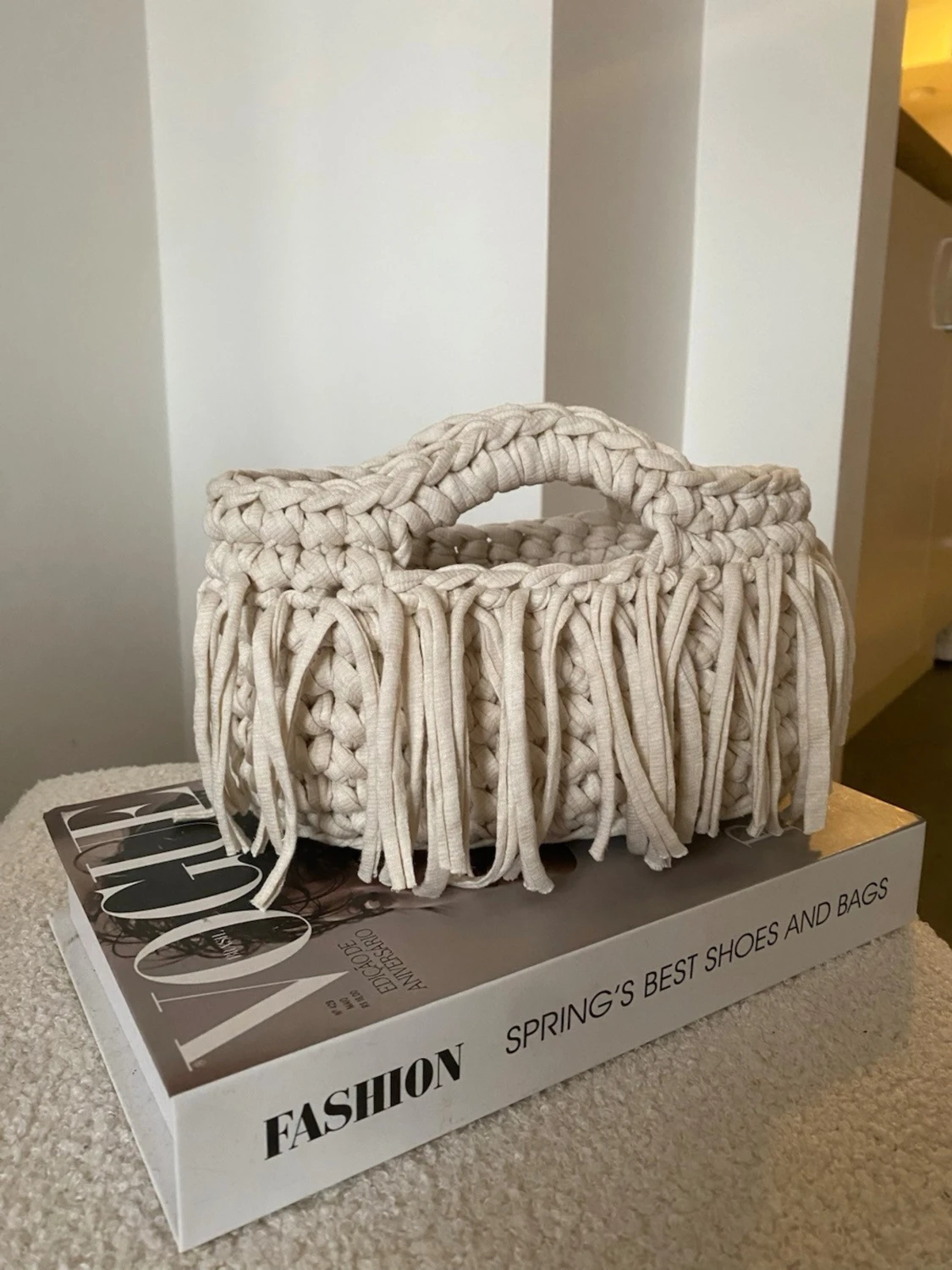 Beige handväska med fransar - 1