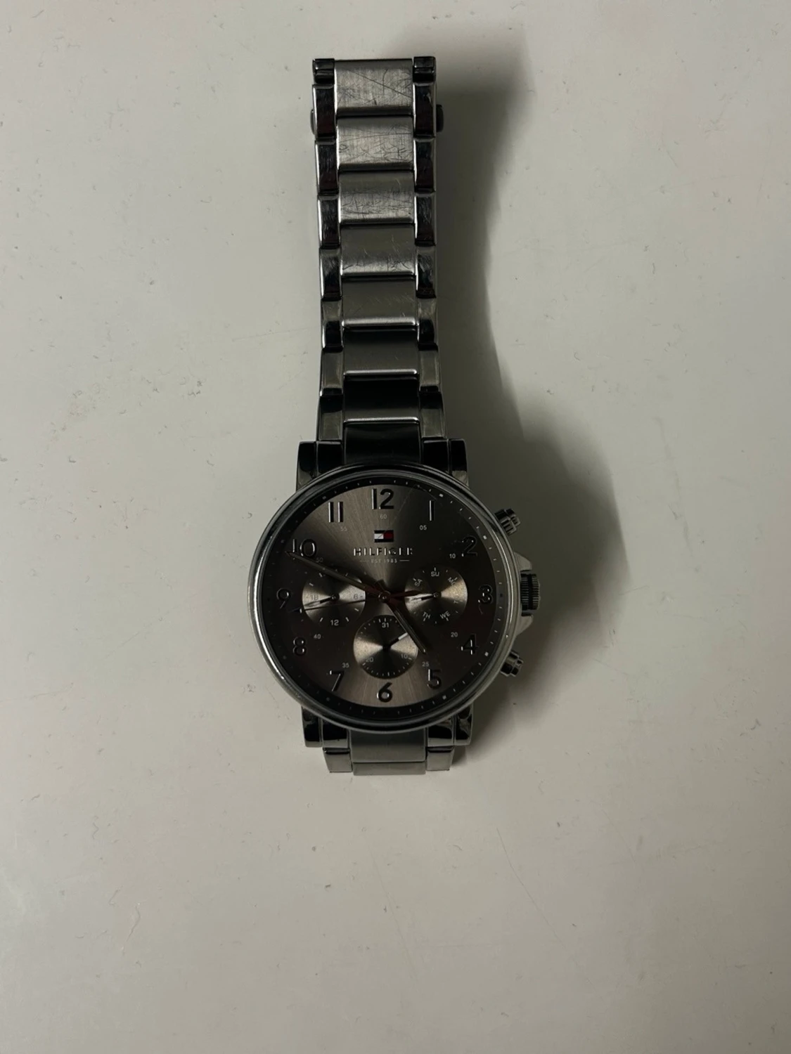 Silverfärgad Tommy Hilfiger klocka - 1