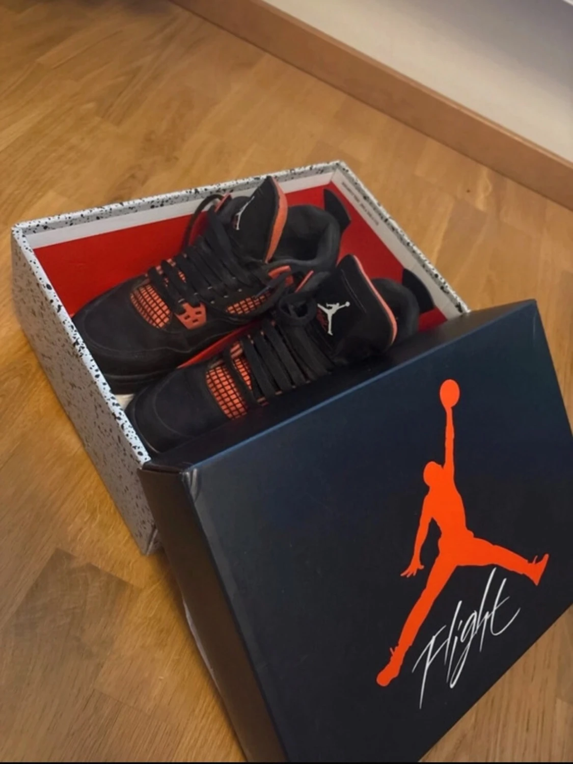 Nike Air Jordan 4 Red Thunder - 1