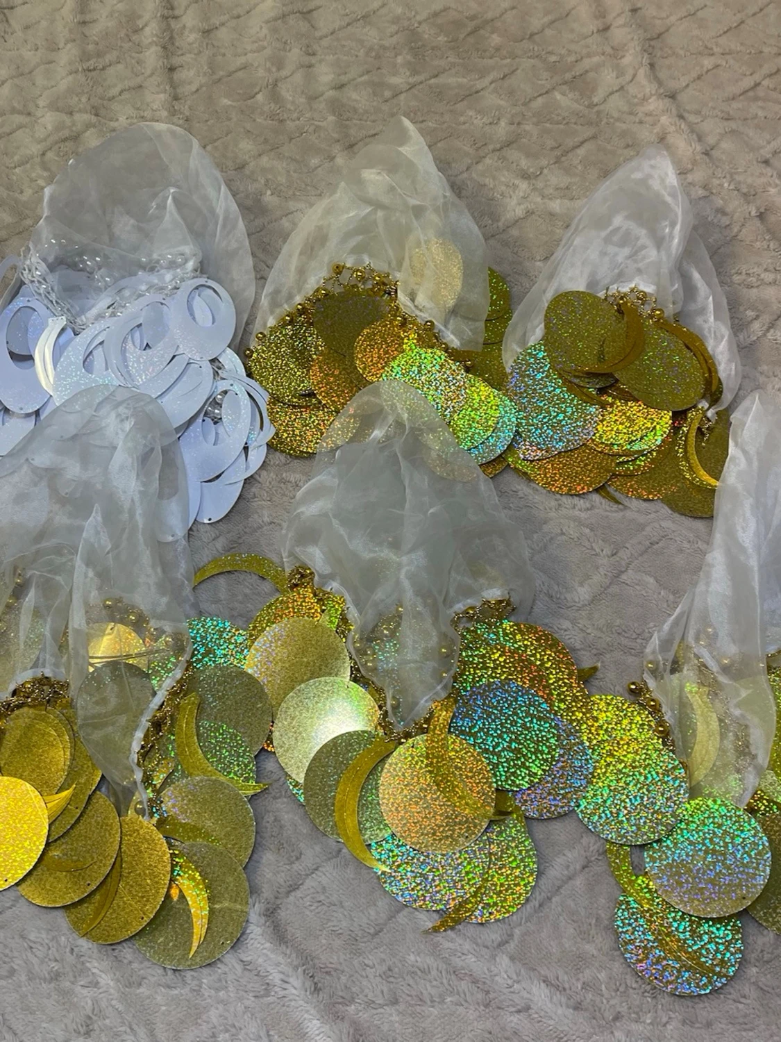 Glittrig guldpaljettväst med mesh . Dans sjaler - 1