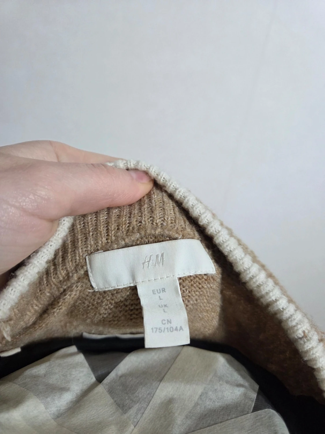 Beige stickad tröja från H&M - 2