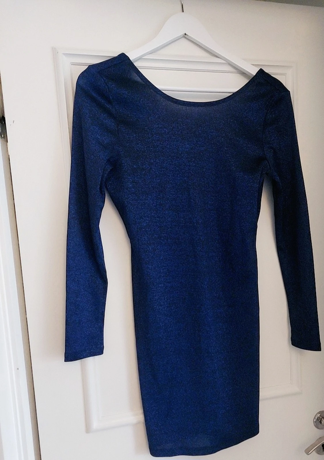 Mörkblå långärmad klänning H&M  - 5