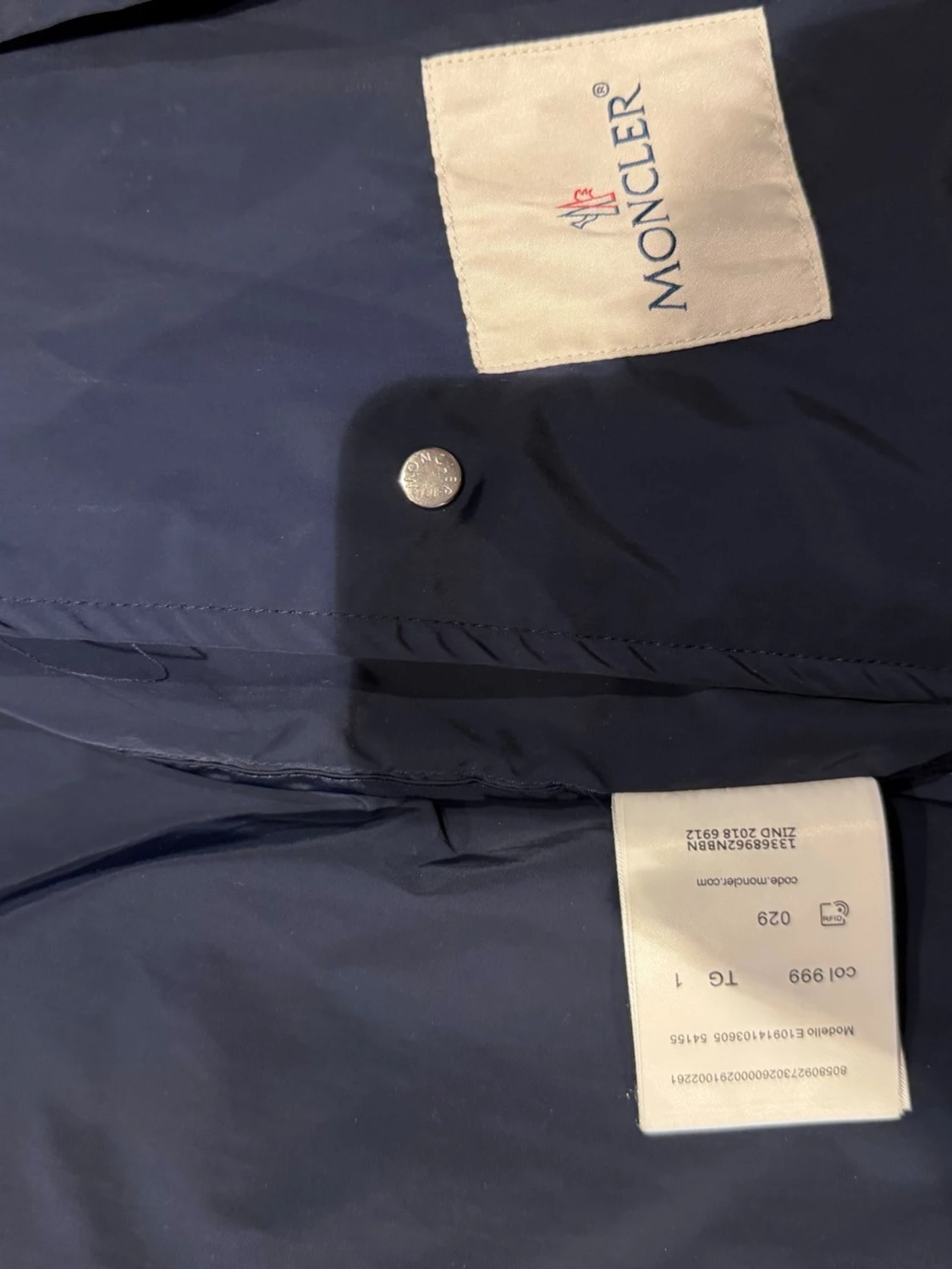 Mörkblå vindjacka från Moncler - 2