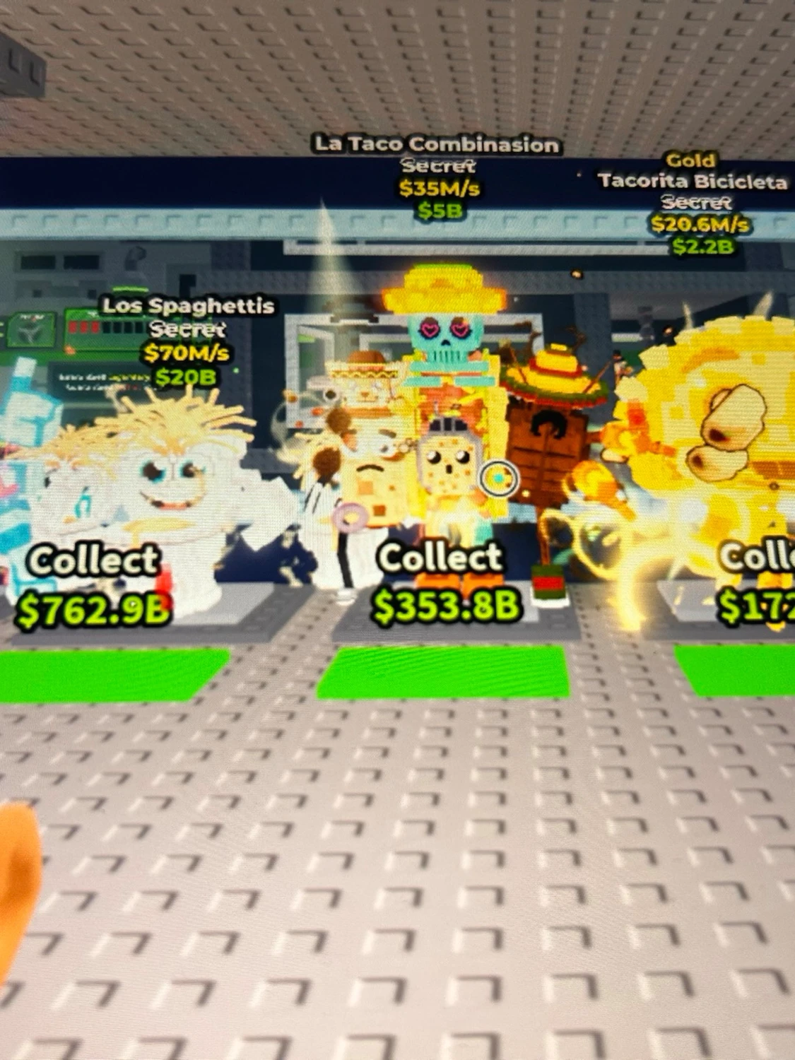 Säljer i steal a brainrot  - 3