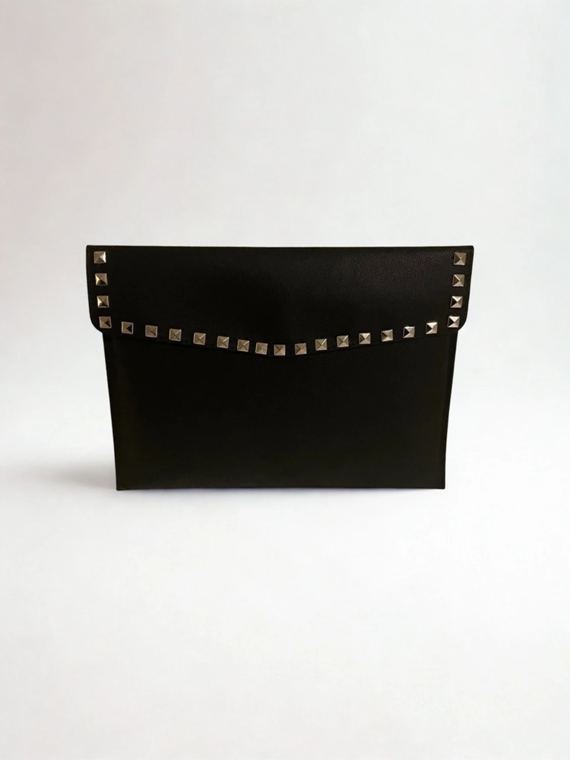 Dator fodral med silver nitar i läder imitation  - 2