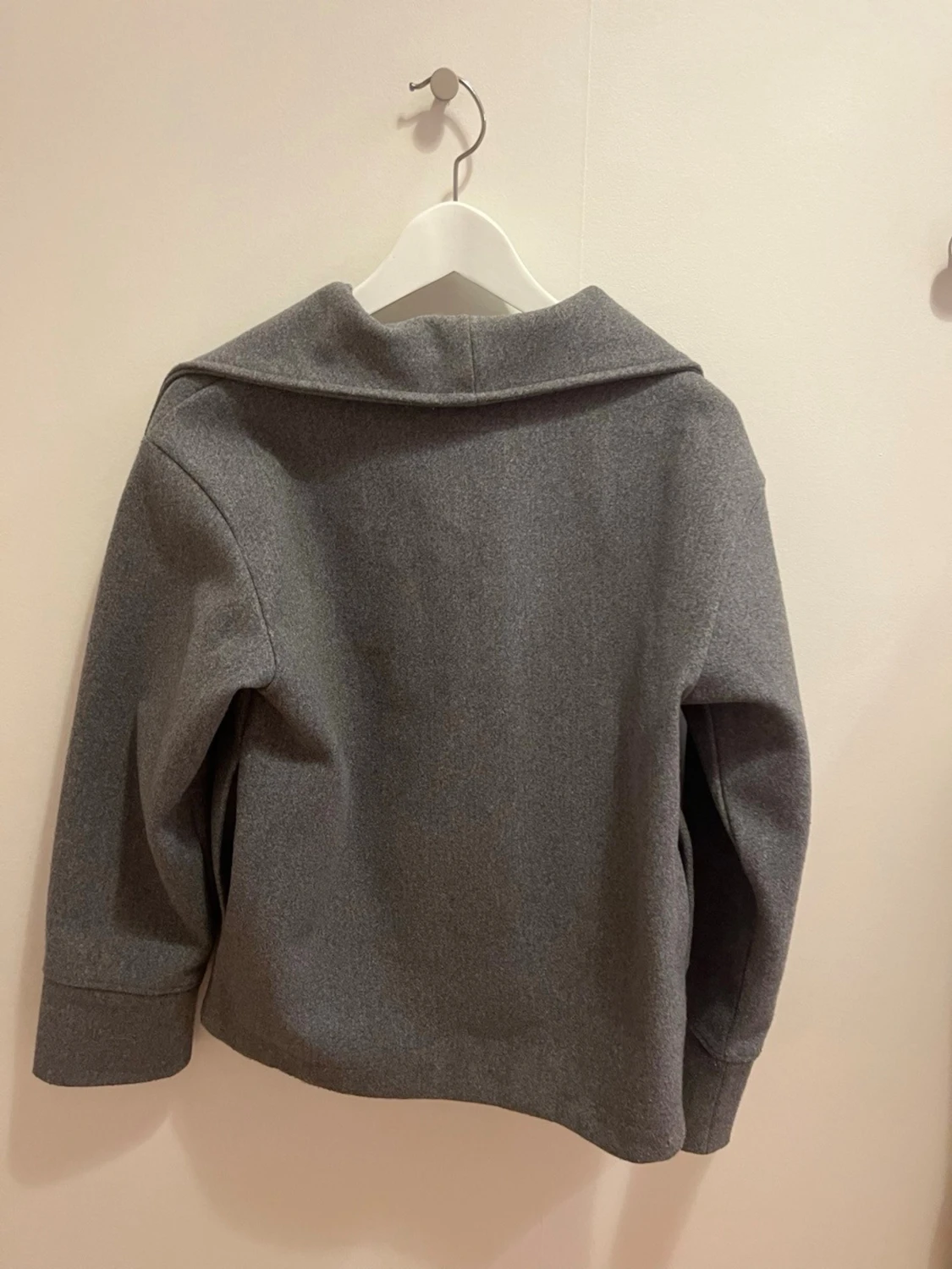 Grå kappa från Gina Tricot - 1