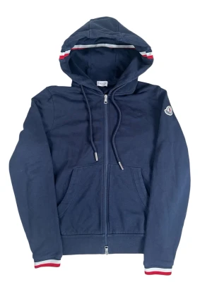 Moncler zip up hoodie - Säljer nu denna helt nya moncler zip upen. Tagg finns kvar. Storlek M men sitter som S. Skriv för frågor Endast testad.
