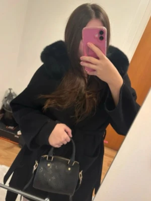 Kappa med päls - Mycket fint skick! Passar S-M. Feminina of sweden 