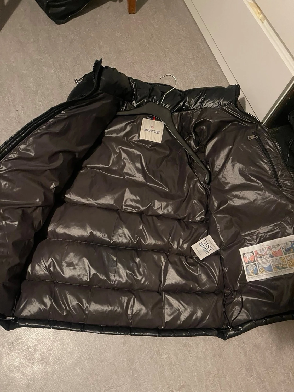 Svart pufferjacka från Moncler - 2