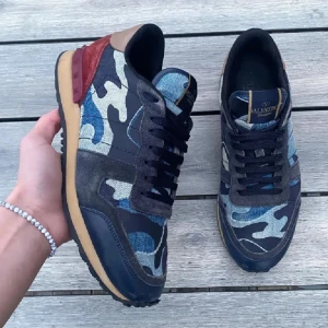 Valentino rockrunners  - Valentino rockrunners| storlek 41| helt okej skick|| 🍾🍾🍾🍾🍾🍾