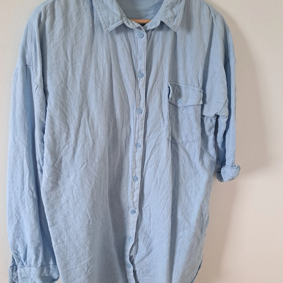 Ljusblå skjorta från KappAhl